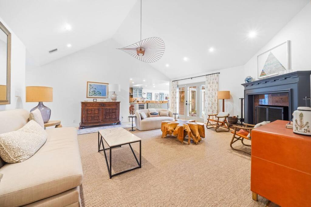 Venice With Game Room, Theater, Pool And Holiday home